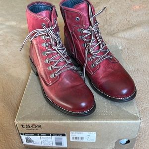 Taos Red Leather Ringer Lace-up/Side Zipper Size 39 8/8.5 -NWT Great for hiking